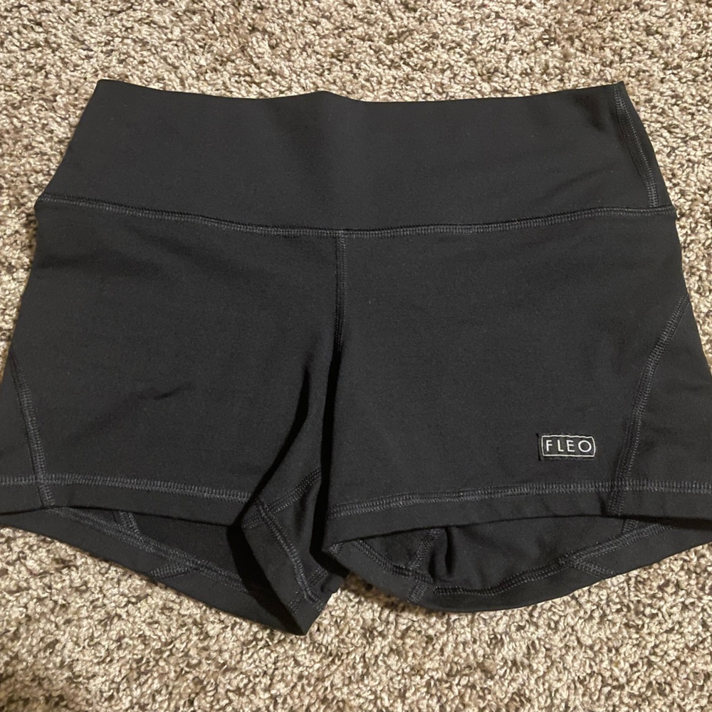 Apex contour fleo shorts